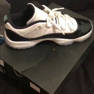 Air Jordan 11 retro low size 10 men